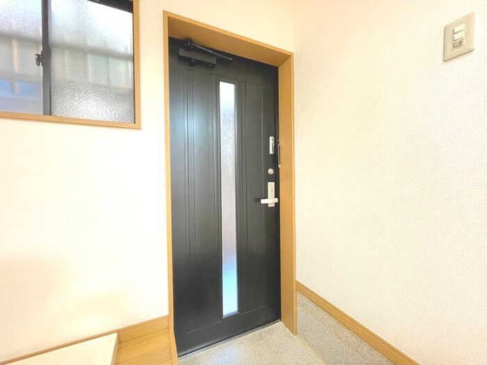 物件内観写真16　(玄関)
