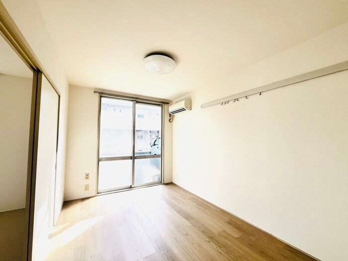 物件内観写真8　(居室)