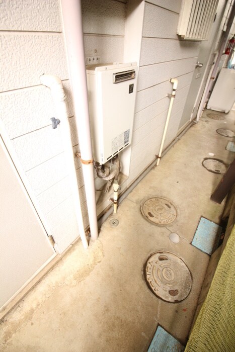 物件内観写真16　(洗濯機置場)