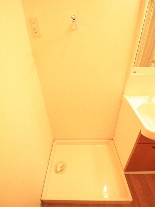 物件内観写真14　(洗濯機置場)