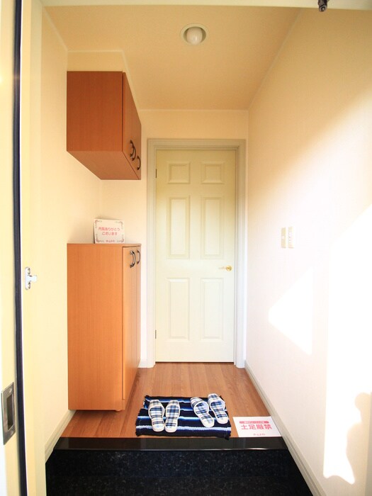 物件内観写真18　(玄関)