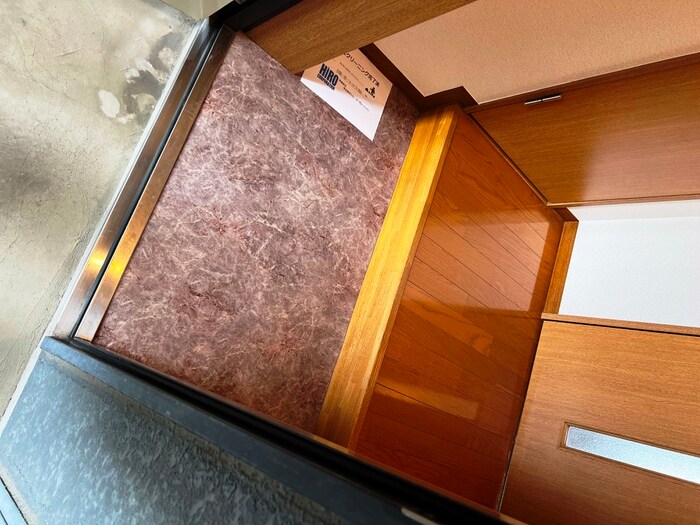 物件内観写真14　(玄関)