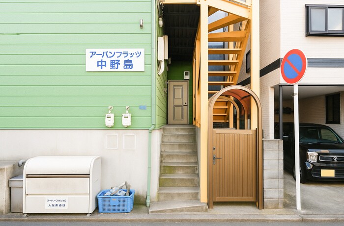 物件外観写真2　(エントランス部分)