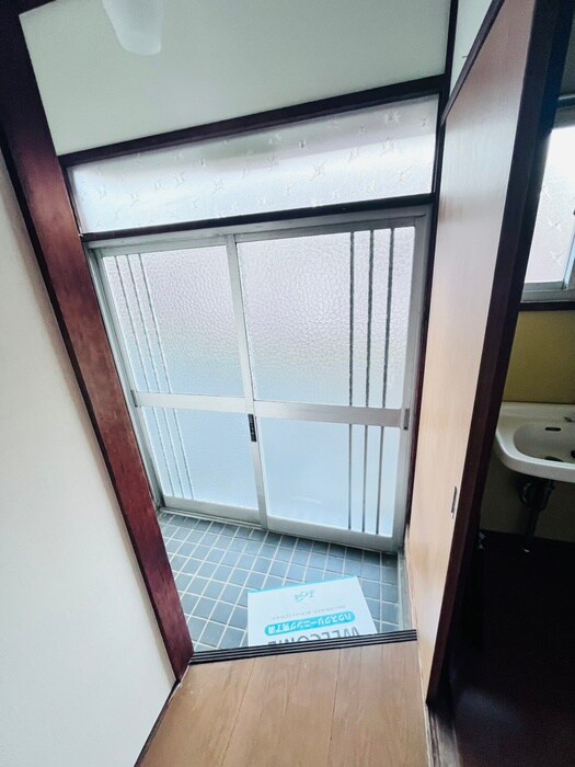 物件内観写真15　(玄関)