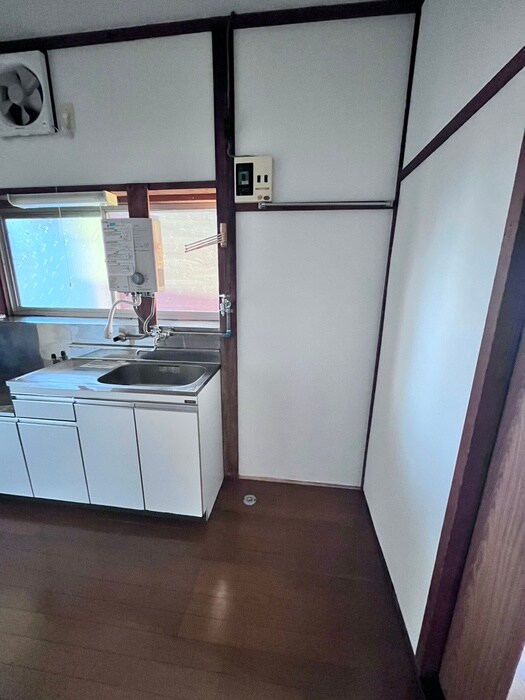 物件内観写真16　(洗濯機置場)