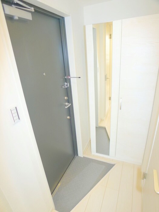 物件内観写真16　(玄関)