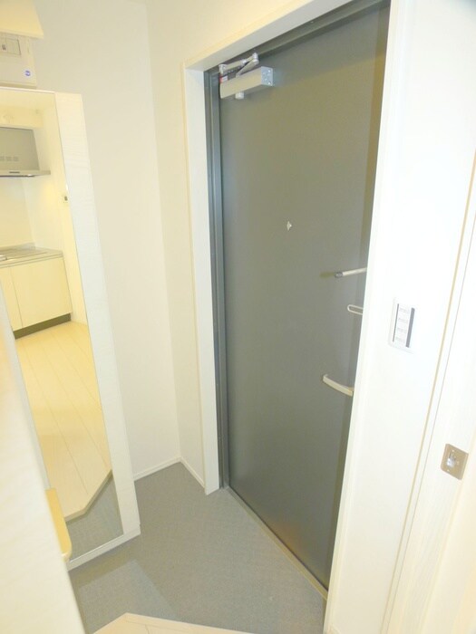 物件内観写真16　(玄関)