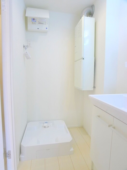 物件内観写真18　(洗濯機置場)