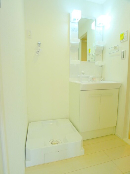 物件内観写真18　(洗濯機置場)