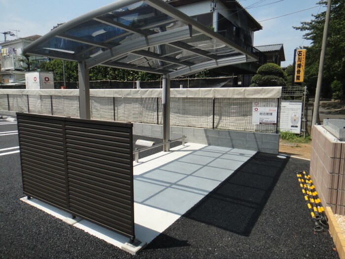 物件外観写真3　(駐輪場)