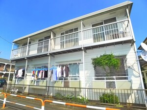 ﾎﾜｲﾄﾊｳｽ外観写真