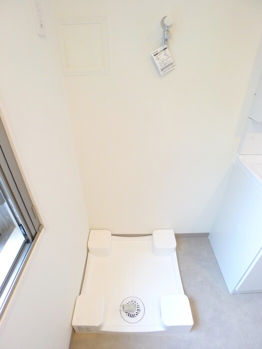 物件内観写真12　(洗濯機置場)