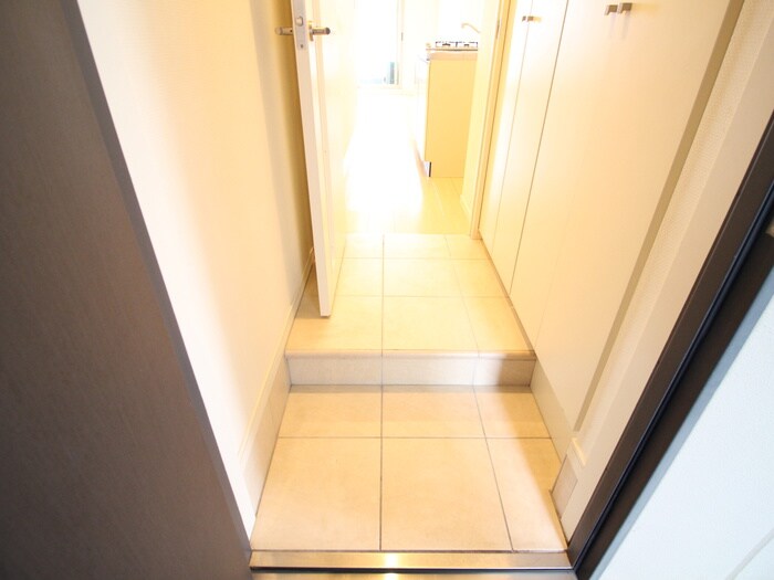 物件内観写真7　(玄関)