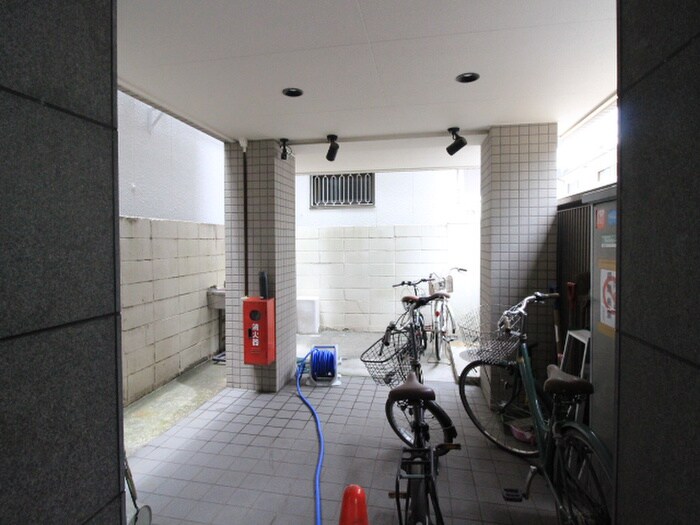 物件外観写真5　(駐輪場)