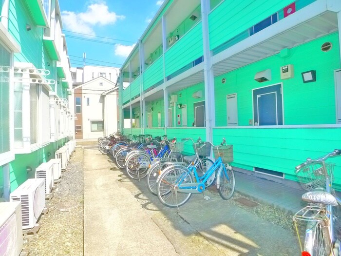 物件外観写真3　(駐輪場)