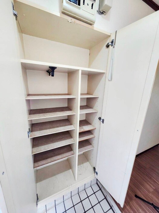 物件内観写真16　(靴箱)