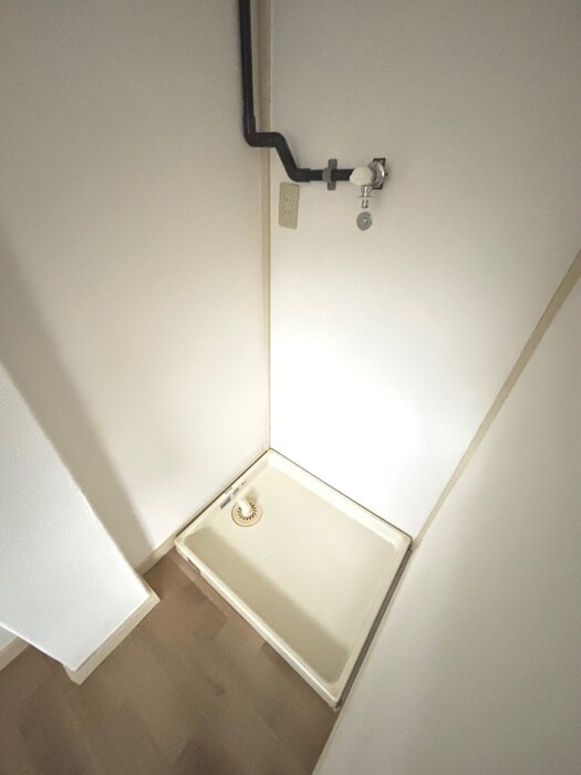 物件内観写真13　(洗濯機置場)