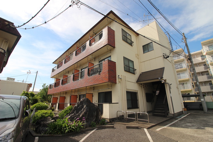 マンション・フジ