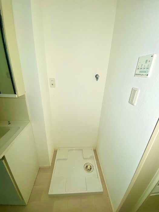 物件内観写真12　(洗濯機置場)