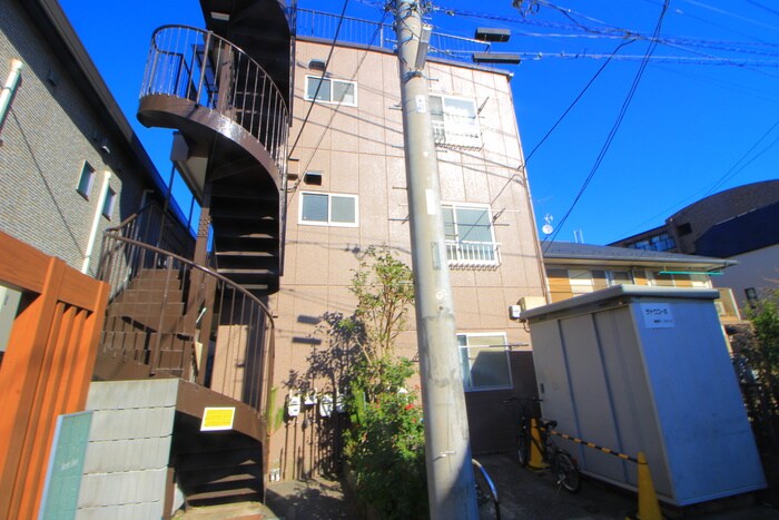 物件外観写真3　(エントランス部分)