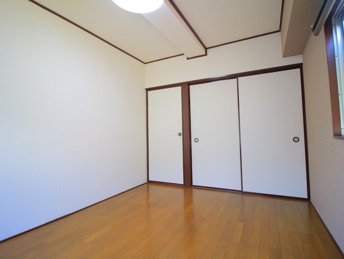 物件内観写真10　(居室)