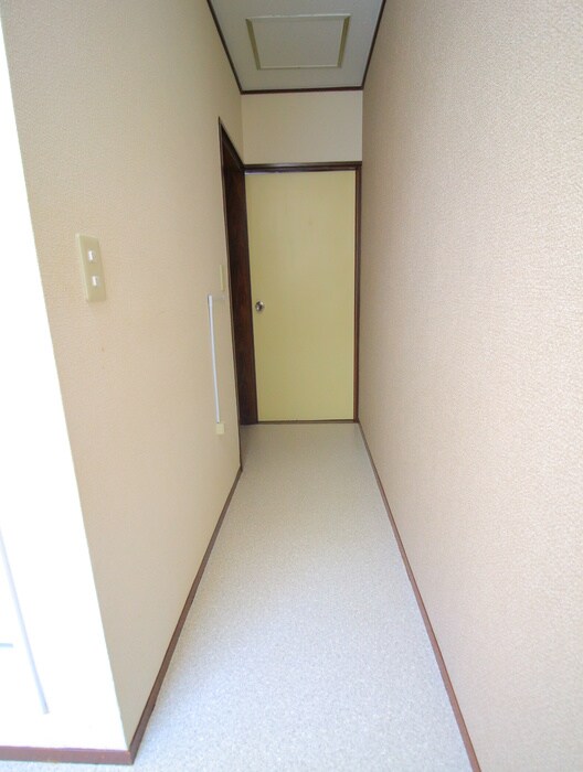 物件内観写真16　(廊下)