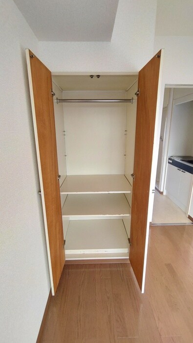 物件内観写真12　(収納)