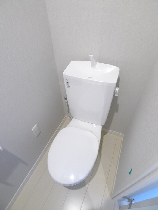 物件内観写真5　(トイレ)