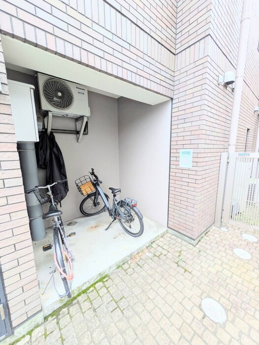 物件外観写真6　(駐輪場)