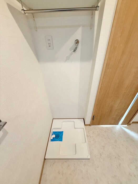 物件内観写真12　(洗濯機置場)