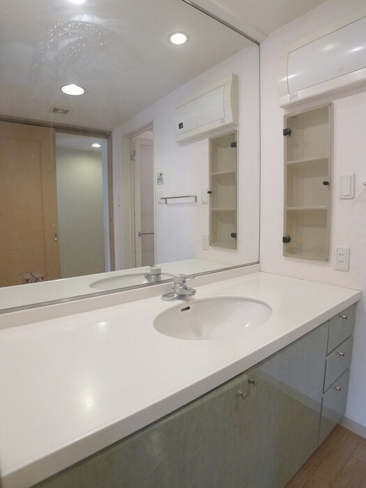 物件内観写真12　(洗面)