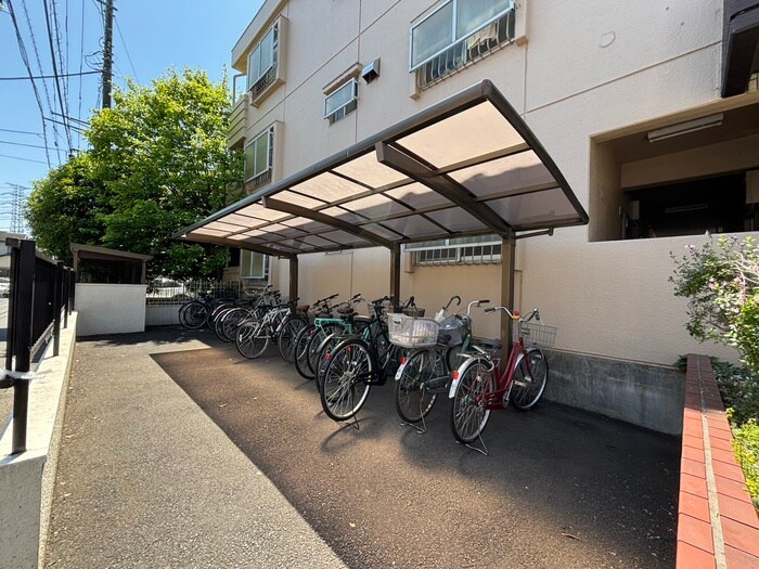 物件外観写真3　(駐輪場)