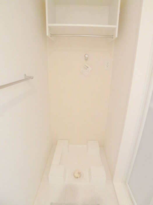 物件内観写真15　(洗濯機置場)