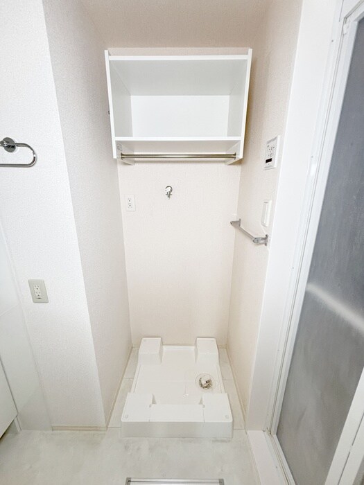 物件内観写真16　(洗濯機置場)