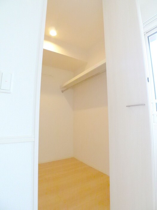 物件内観写真18　(収納)