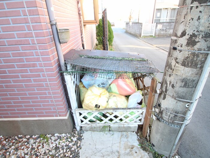 物件外観写真4　(建物設備)