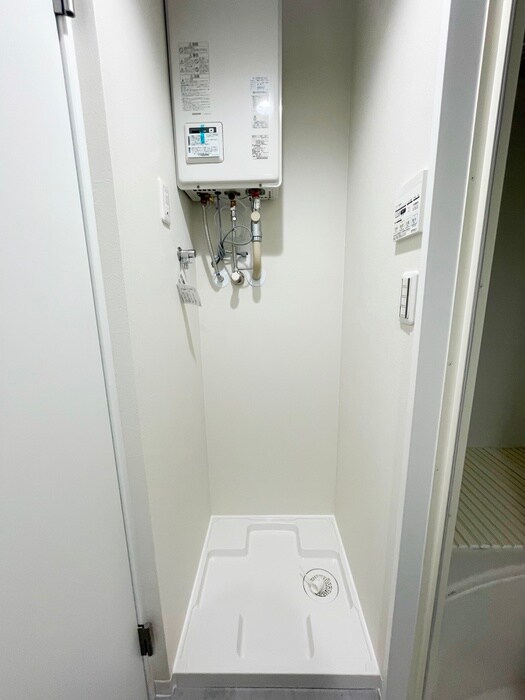 物件内観写真12　(洗濯機置場)