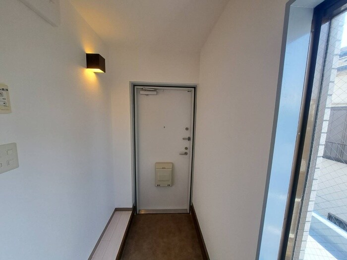 物件内観写真7　(玄関)