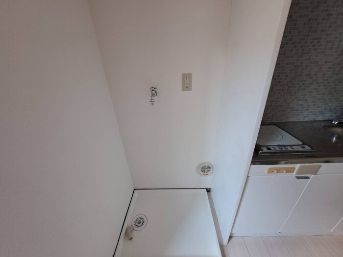 物件内観写真14　(洗濯機置場)