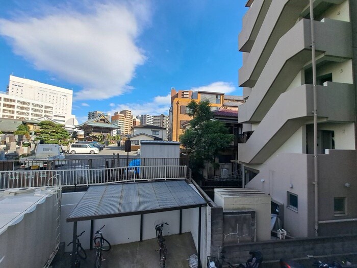 物件内観写真17　(室内からの展望)