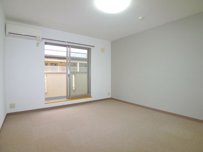 物件内観写真10　(室内からの展望)