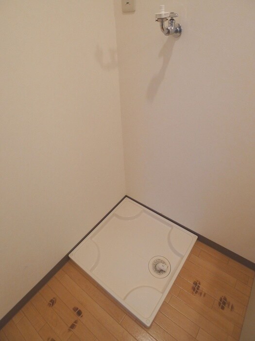 物件内観写真15　(洗濯機置場)