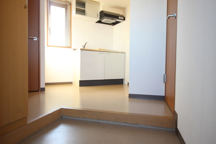 物件内観写真7　(玄関)