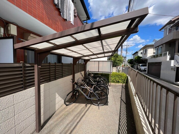 物件外観写真3　(駐輪場)