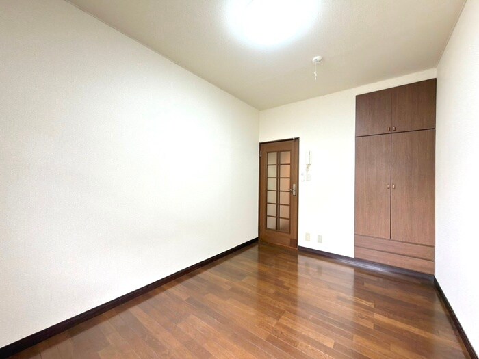 物件内観写真10　(居室)