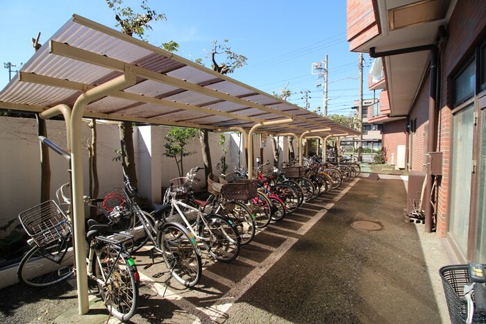 物件外観写真6　(駐輪場)