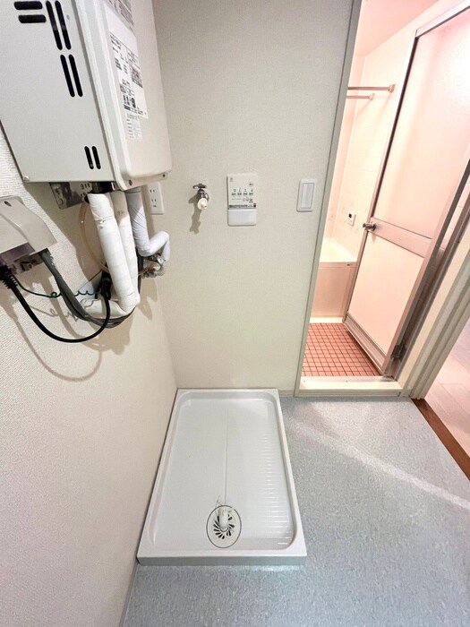 物件内観写真10　(洗濯機置場)