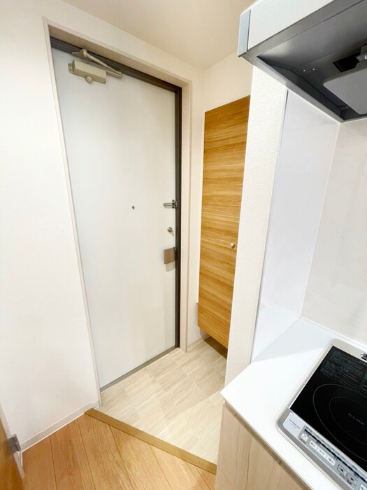 物件内観写真13　(玄関)