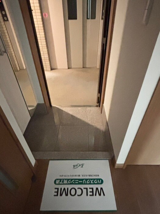 物件内観写真15　(玄関)