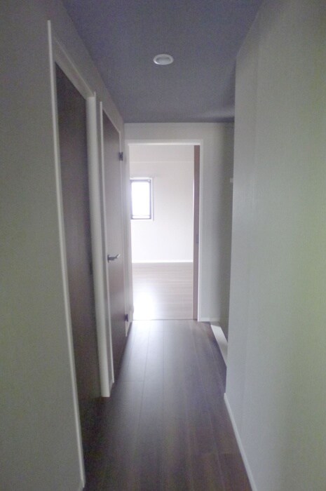 物件内観写真14　(廊下)